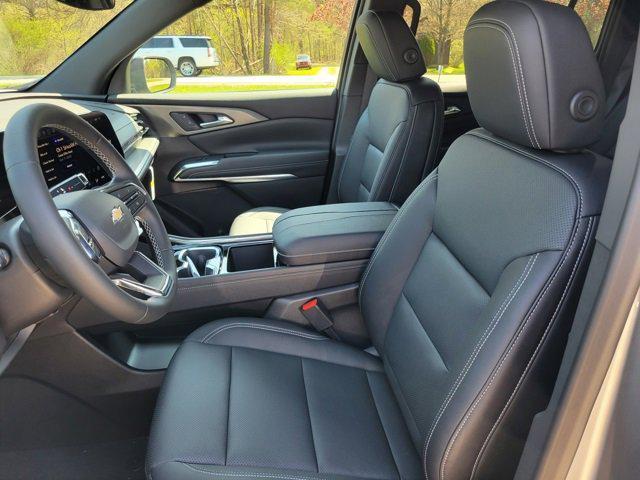new 2025 Chevrolet Traverse car, priced at $40,686