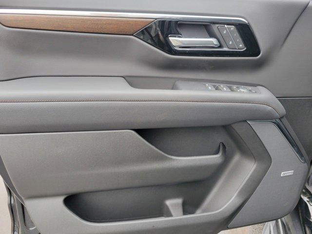 new 2025 Chevrolet Suburban car, priced at $79,649