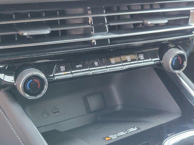 new 2025 Chevrolet Traverse car, priced at $40,686