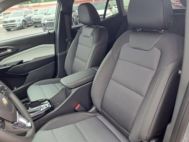 new 2025 Chevrolet Trax car, priced at $24,135