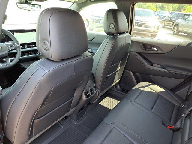 new 2026 Chevrolet Equinox car, priced at $33,052