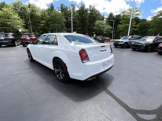 used 2021 Chrysler 300 car