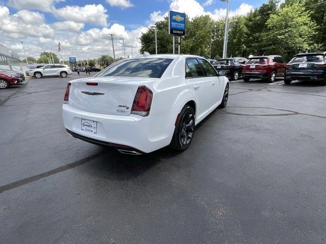 used 2021 Chrysler 300 car