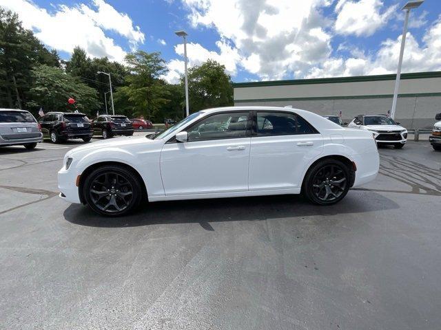 used 2021 Chrysler 300 car