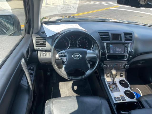 used 2013 Toyota Highlander car, priced at $10,995