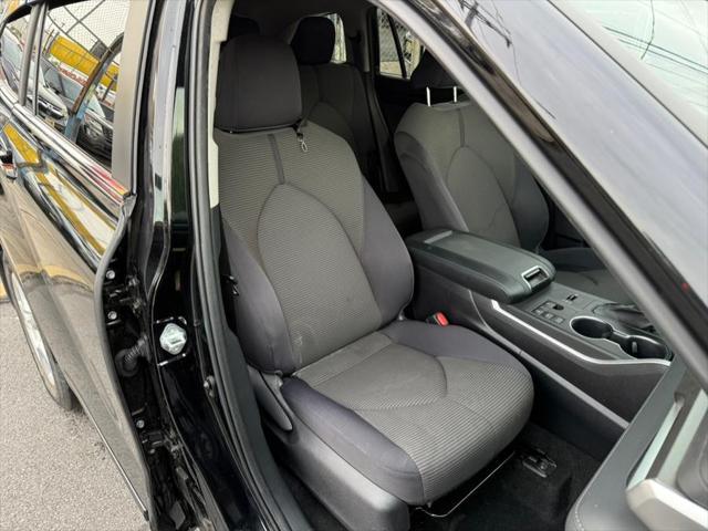 used 2023 Toyota Highlander car, priced at $24,995
