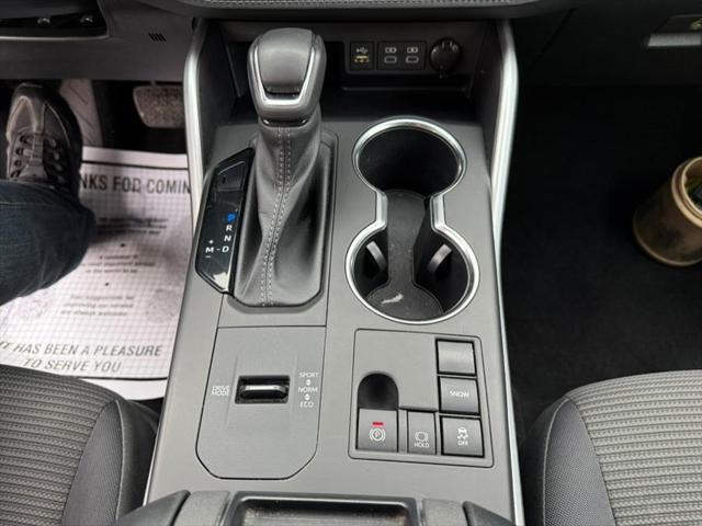 used 2023 Toyota Highlander car, priced at $24,995