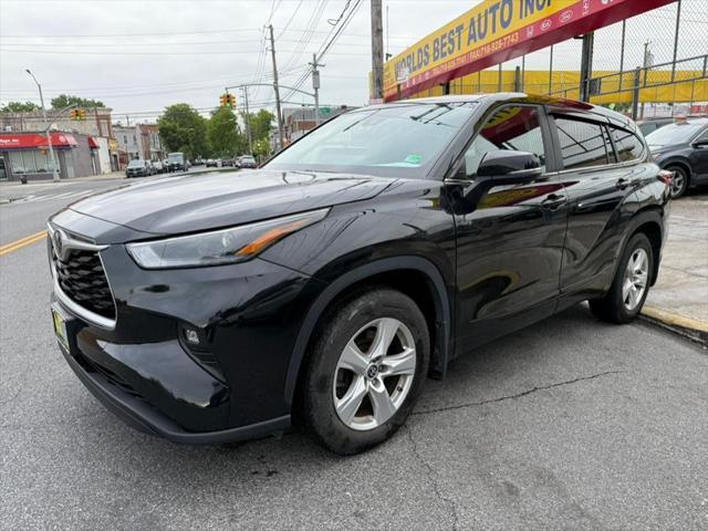 used 2023 Toyota Highlander car, priced at $24,995