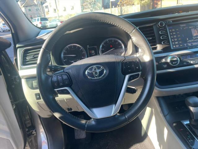 used 2019 Toyota Highlander car, priced at $21,995