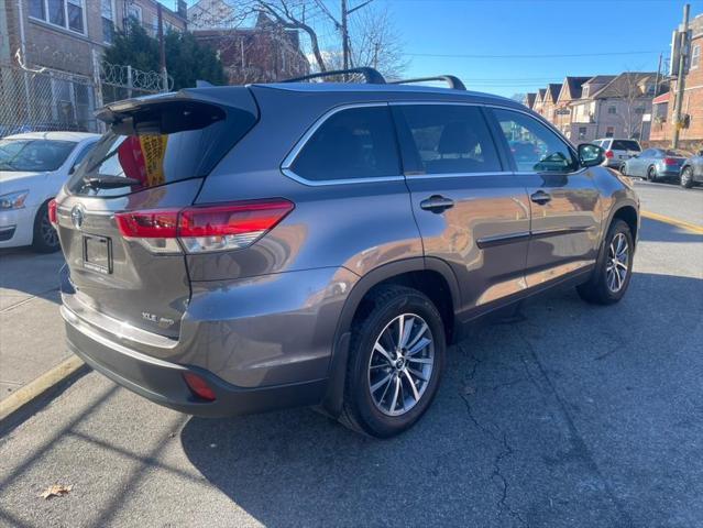 used 2019 Toyota Highlander car, priced at $21,995