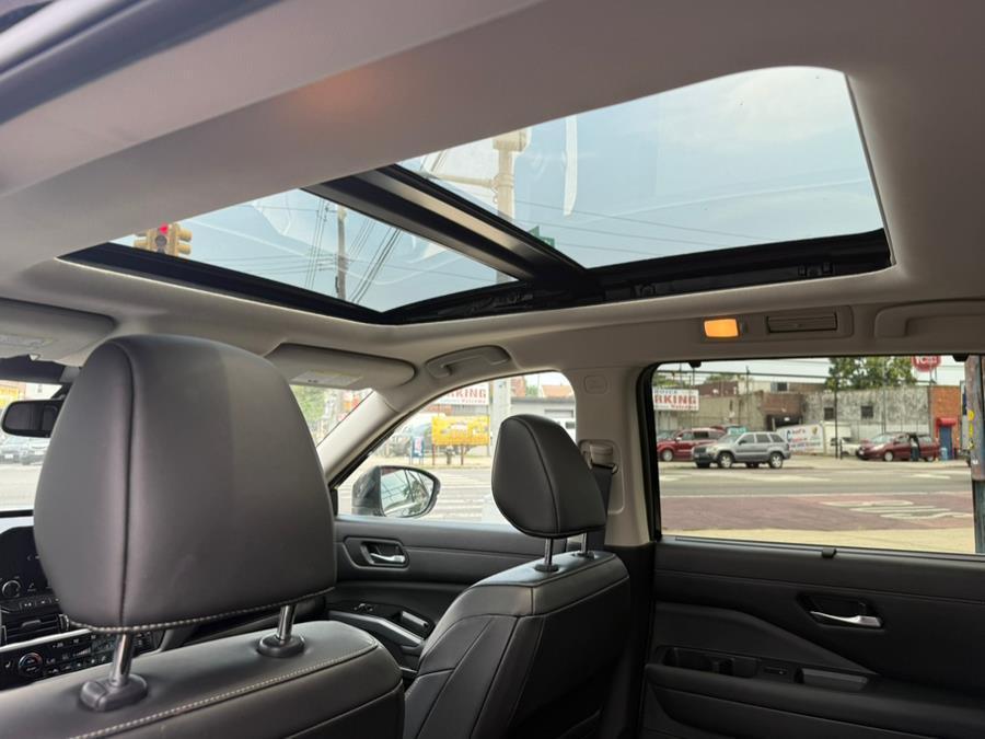 used 2022 Nissan Pathfinder car, priced at $24,995