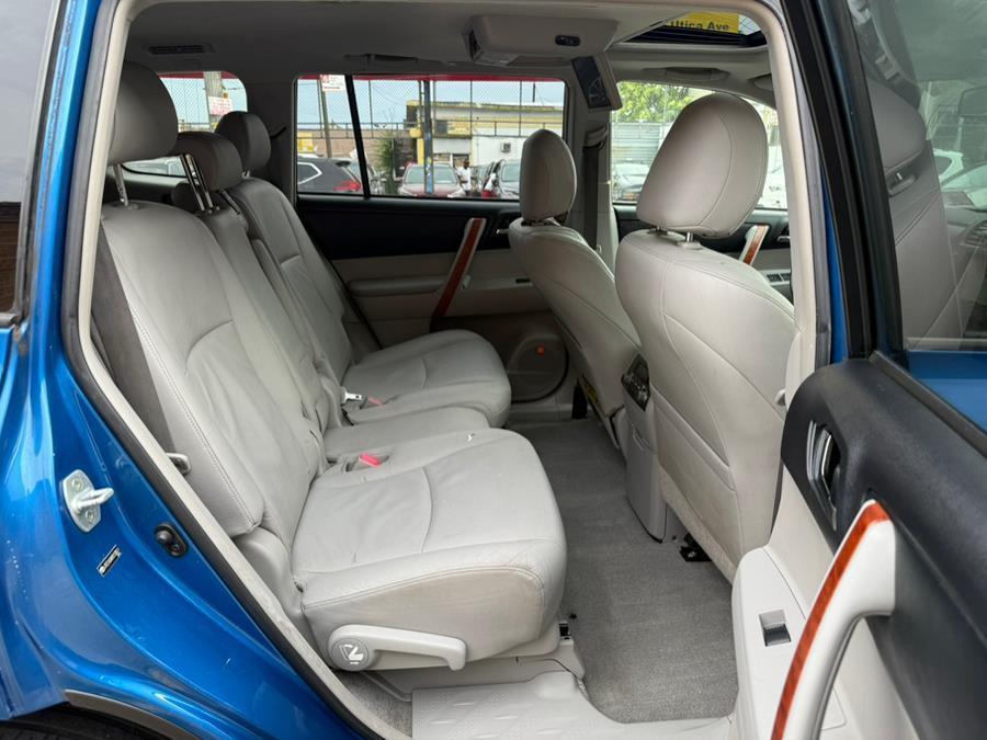 used 2009 Toyota Highlander car, priced at $9,995