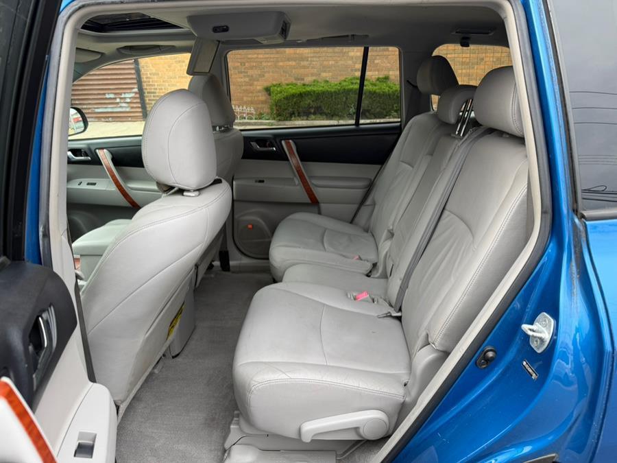 used 2009 Toyota Highlander car, priced at $9,995