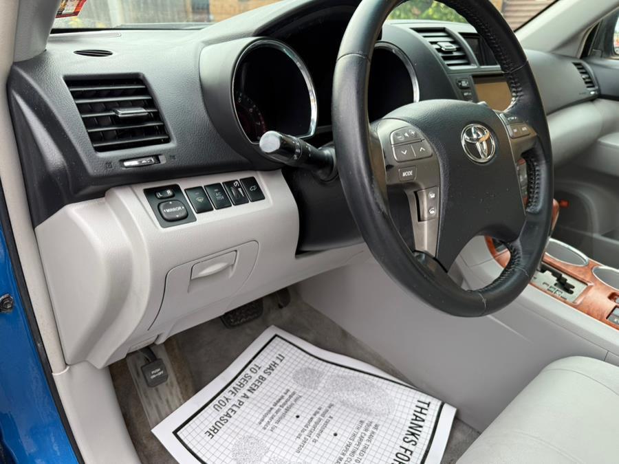 used 2009 Toyota Highlander car, priced at $9,995