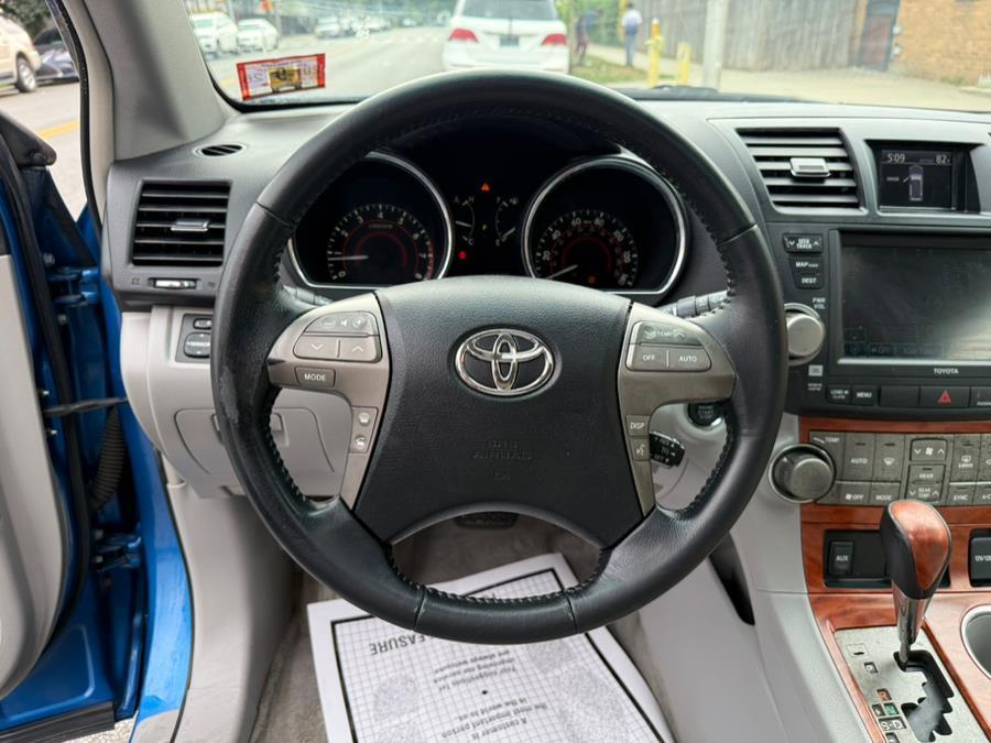 used 2009 Toyota Highlander car, priced at $9,995