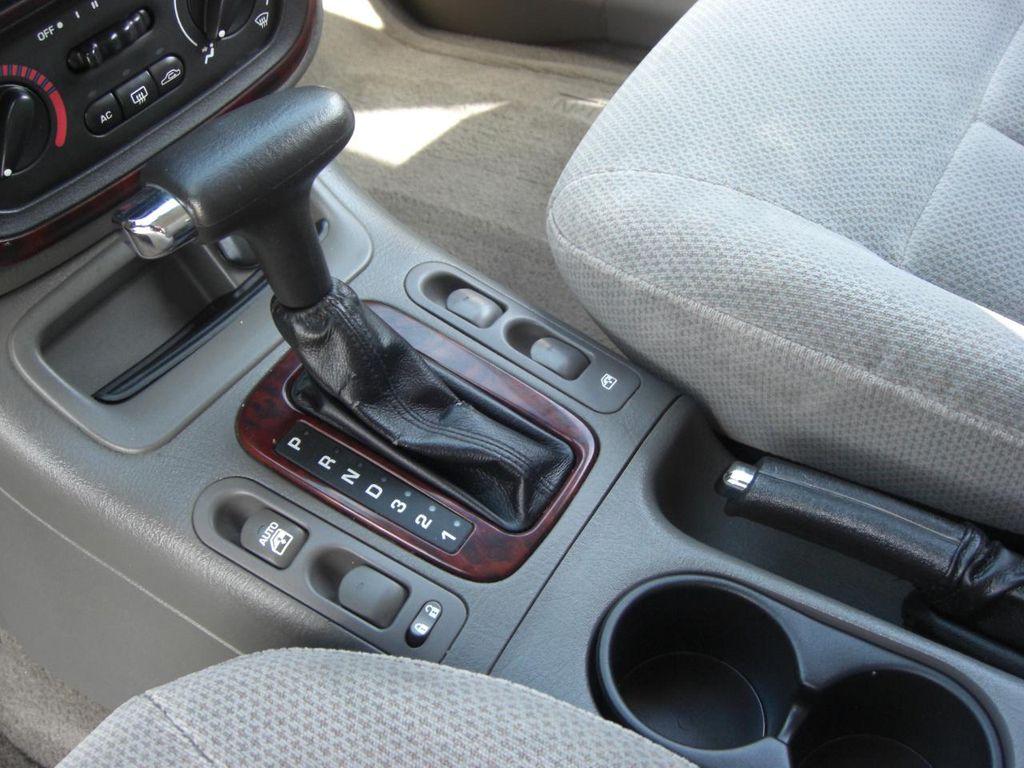 used 2002 Saturn L car, priced at $5,799