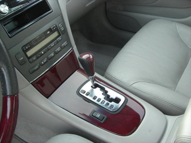 used 2004 Lexus ES 330 car, priced at $5,699