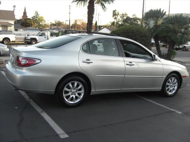 used 2004 Lexus ES 330 car, priced at $5,699