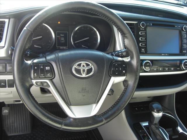 used 2014 Toyota Highlander car, priced at $12,999