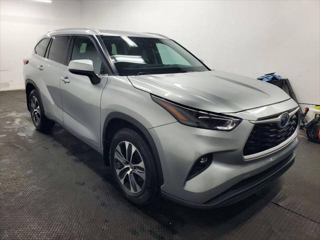 used 2022 Toyota Highlander Hybrid car, priced at $28,494