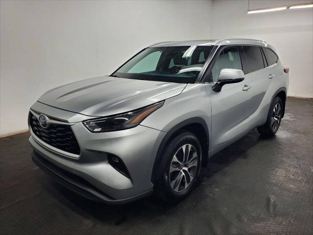 used 2022 Toyota Highlander Hybrid car, priced at $28,494