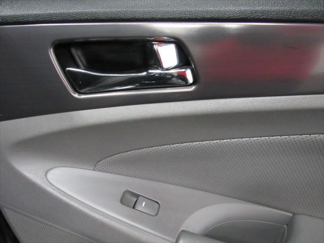 used 2014 Hyundai Sonata Hybrid car, priced at $16,494