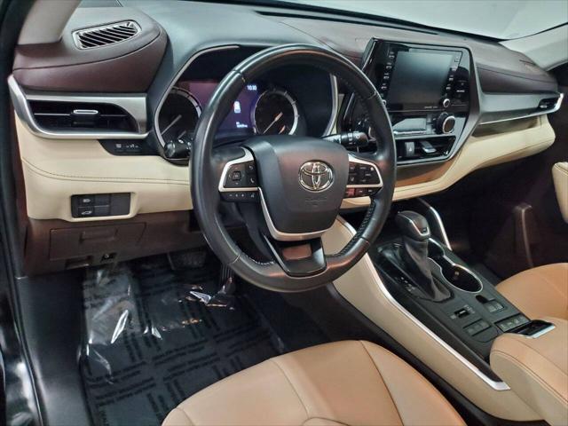 used 2022 Toyota Highlander car, priced at $28,794