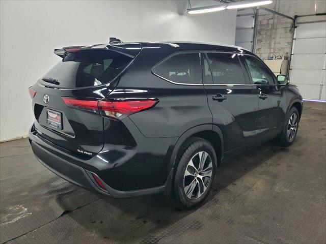 used 2022 Toyota Highlander car, priced at $28,794