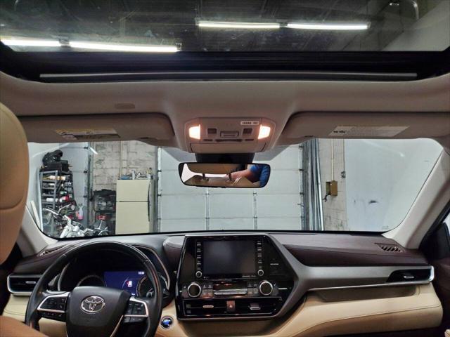 used 2022 Toyota Highlander car, priced at $28,794