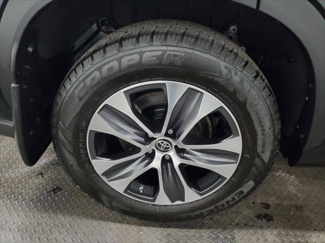 used 2022 Toyota Highlander car, priced at $28,794