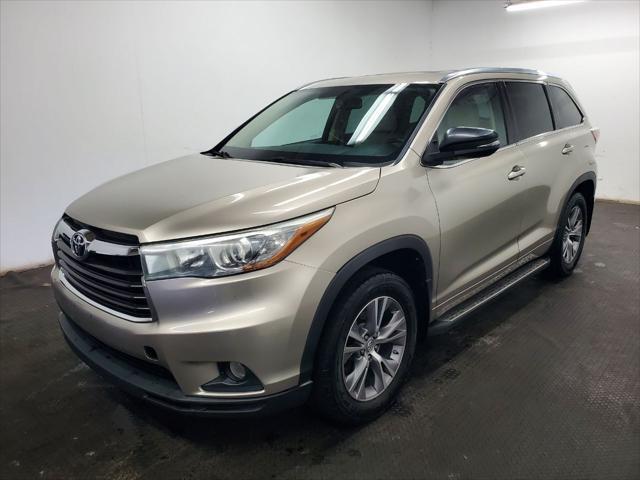 used 2015 Toyota Highlander car, priced at $16,594