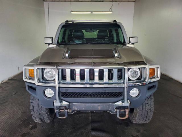 used 2009 Hummer H3T car, priced at $15,499