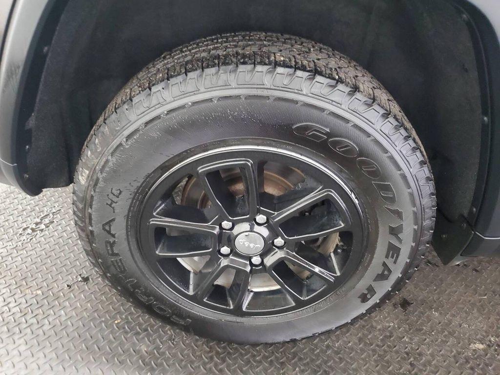 used 2020 Jeep Grand Cherokee car, priced at $13,994