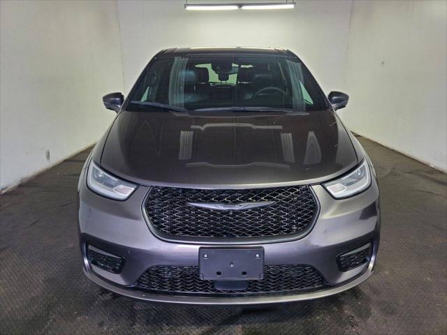 used 2022 Chrysler Pacifica Hybrid car, priced at $18,494