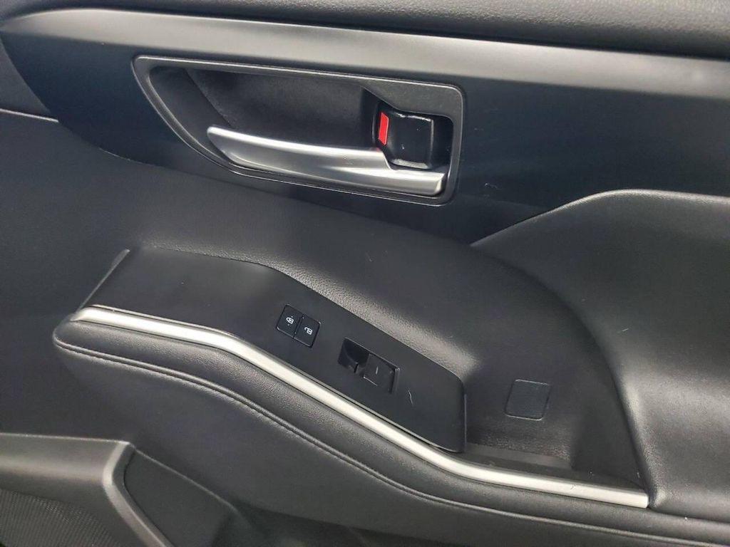 used 2021 Toyota Highlander Hybrid car, priced at $29,994