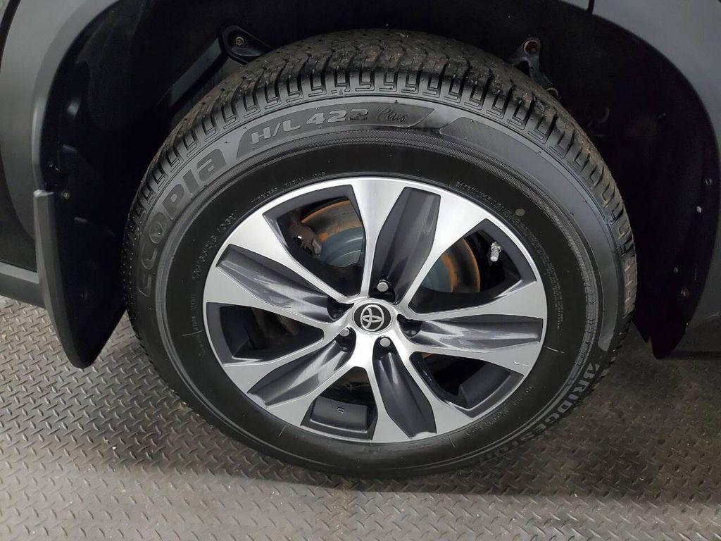 used 2021 Toyota Highlander Hybrid car, priced at $29,994