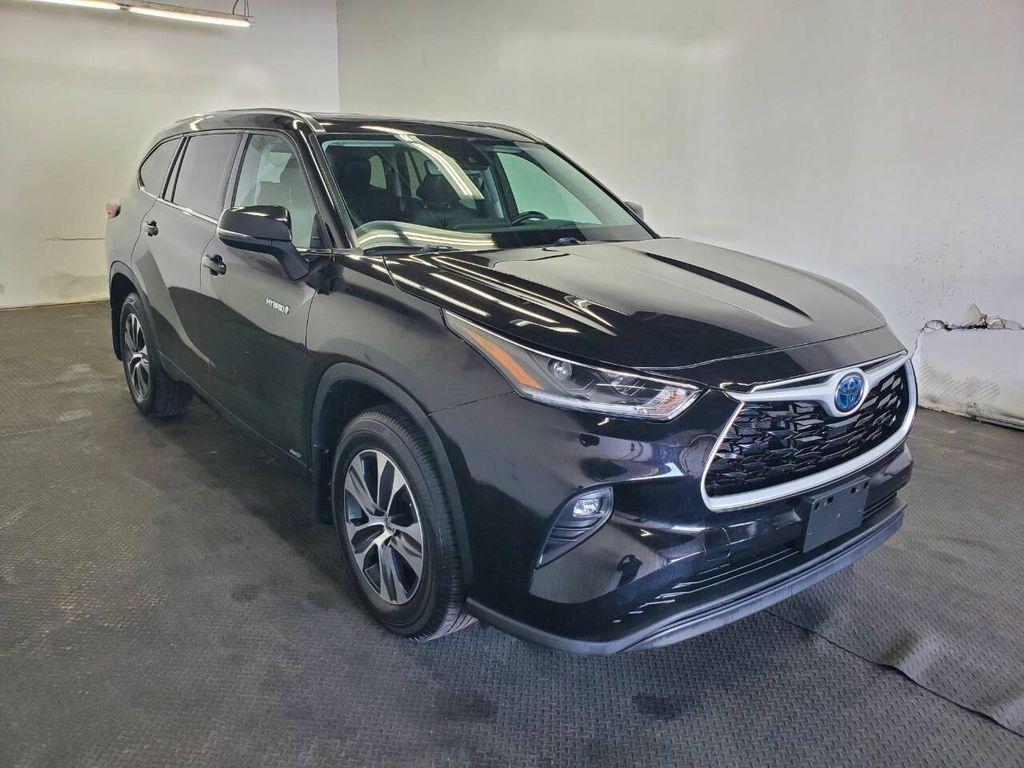 used 2021 Toyota Highlander Hybrid car, priced at $29,994