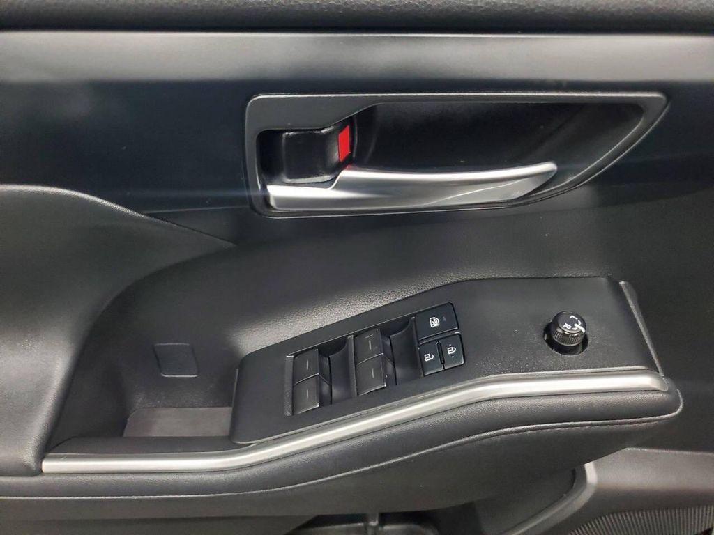 used 2021 Toyota Highlander Hybrid car, priced at $29,994