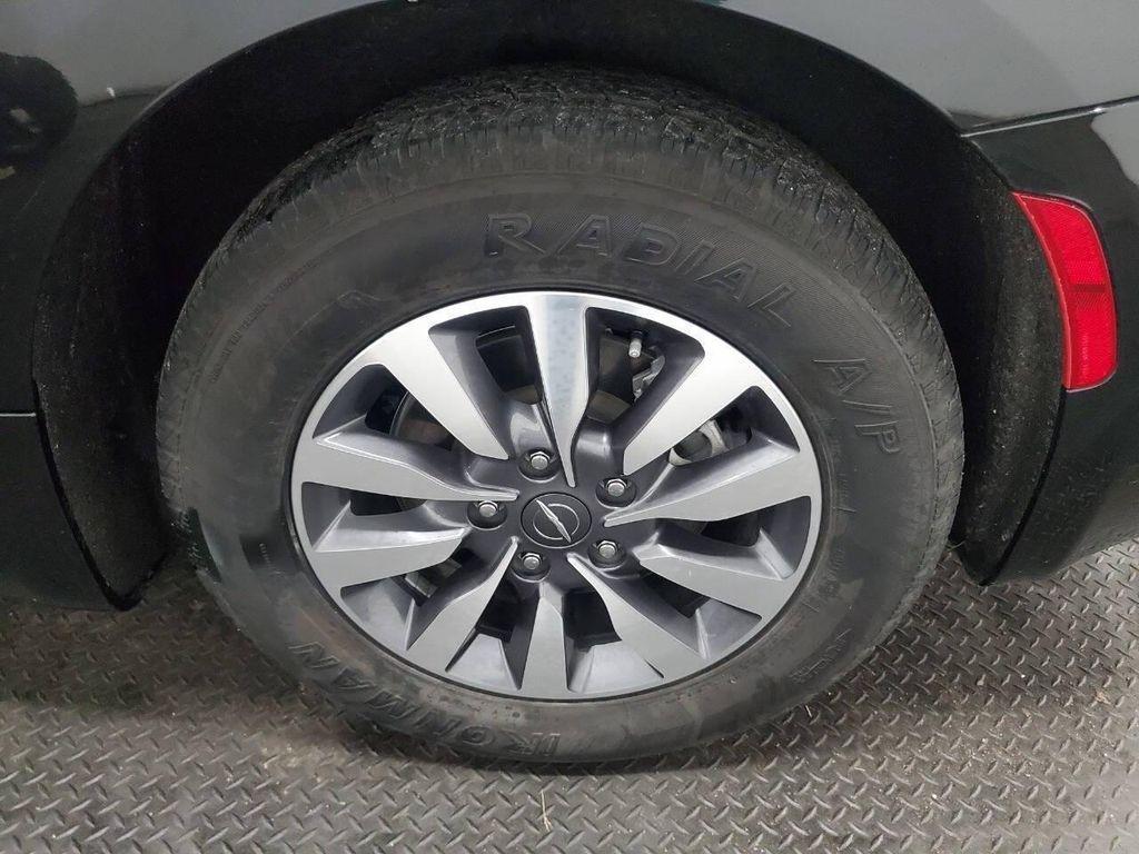 used 2023 Chrysler Pacifica Hybrid car, priced at $22,499