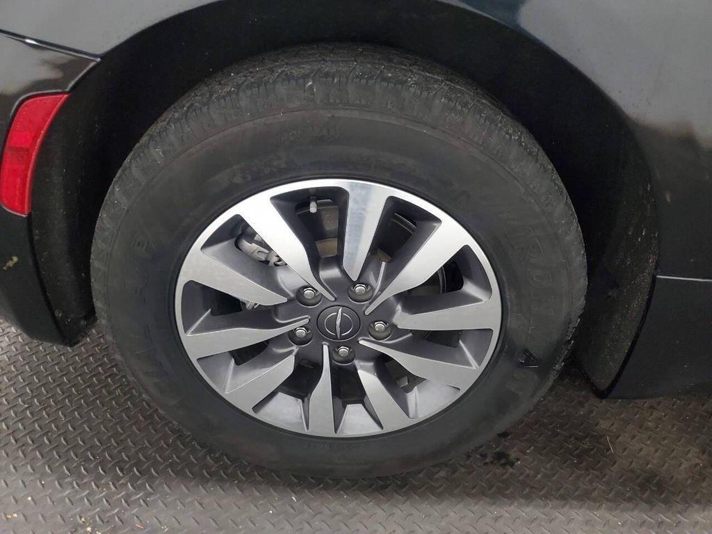 used 2023 Chrysler Pacifica Hybrid car, priced at $22,499