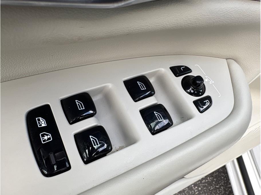 used 2020 Volvo XC90 car, priced at $25,988