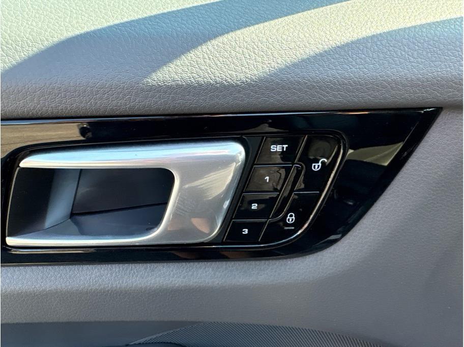 used 2019 Porsche Cayenne car, priced at $32,988