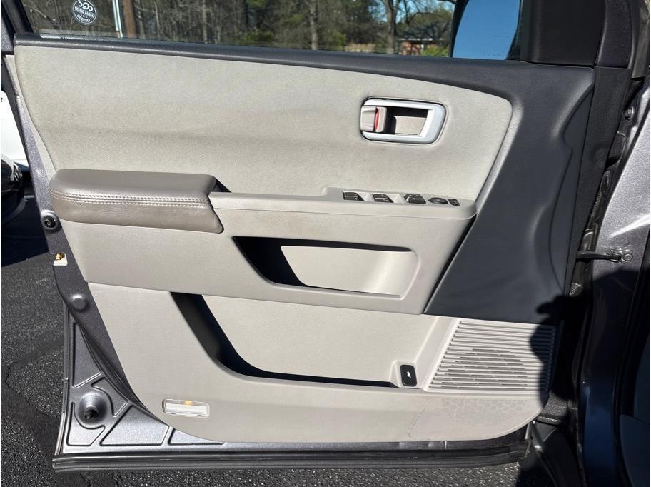 used 2015 Honda Pilot car, priced at $9,542