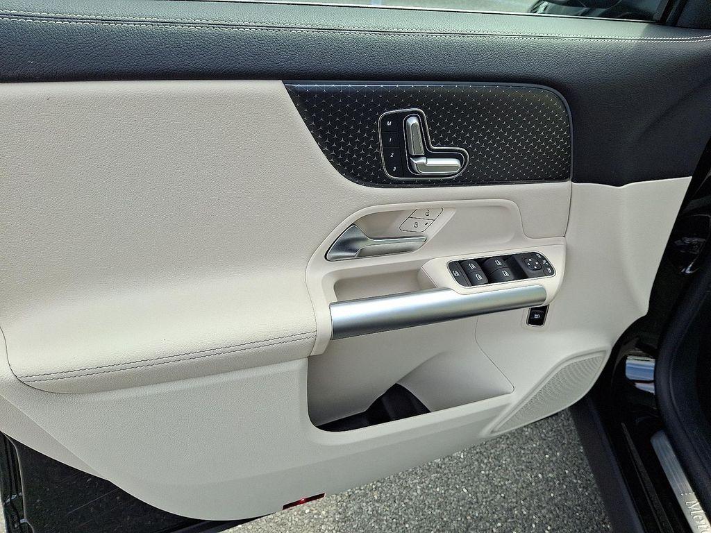 used 2025 Mercedes-Benz GLA 250 car, priced at $40,980