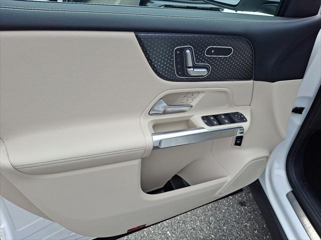 new 2025 Mercedes-Benz GLB 250 car, priced at $49,595