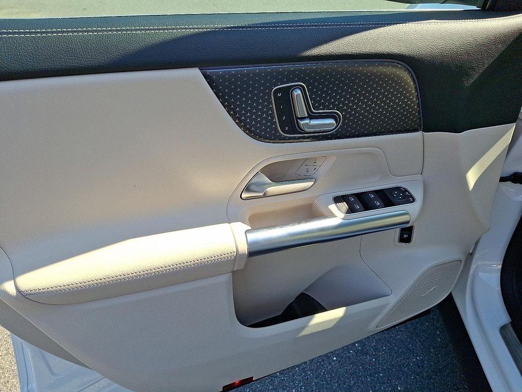 used 2025 Mercedes-Benz GLA 250 car, priced at $43,698