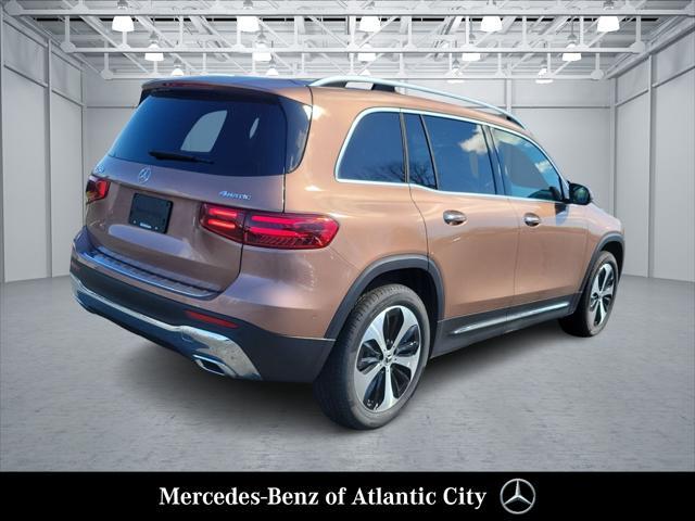 new 2024 Mercedes-Benz GLB 250 car, priced at $52,675