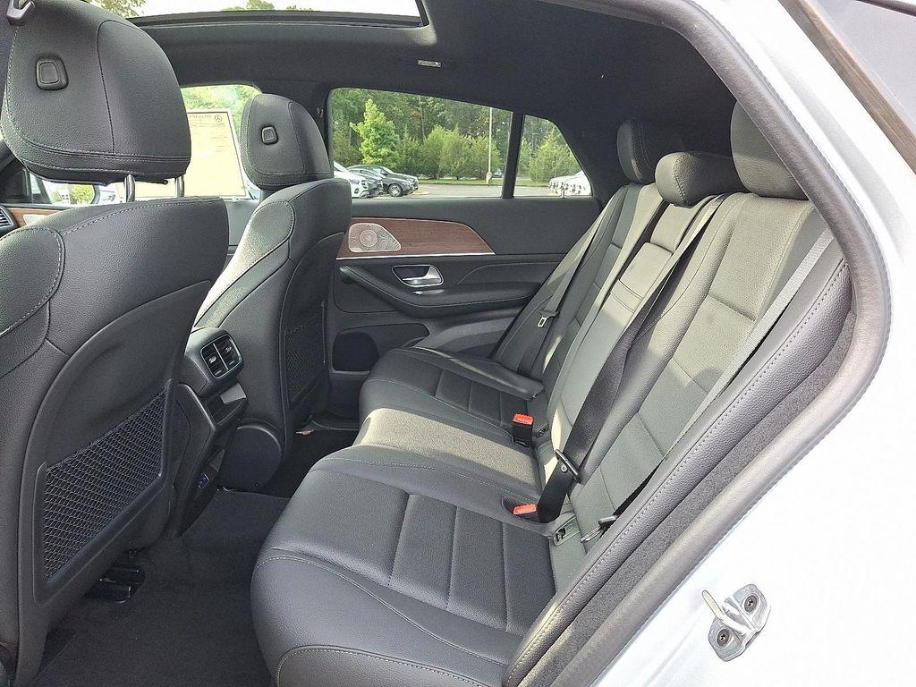 new 2026 Mercedes-Benz GLE 450 car, priced at $81,010