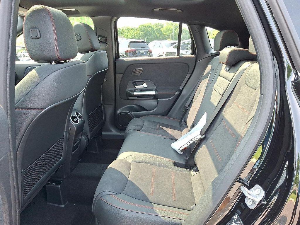 new 2025 Mercedes-Benz GLA 250 car, priced at $53,770