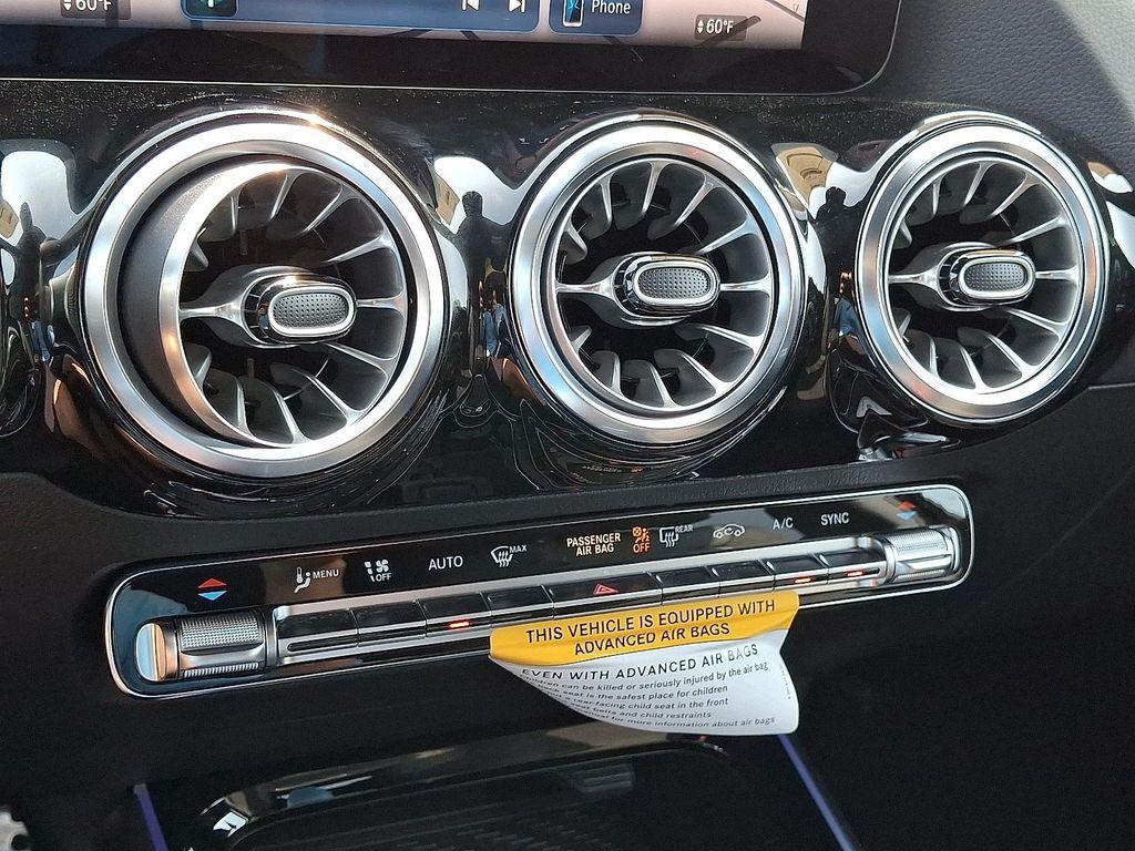 new 2025 Mercedes-Benz GLA 250 car, priced at $53,770